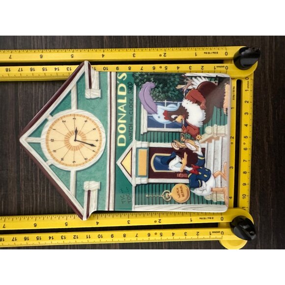 Donald Duck's Watch & Clock Shop Ceramic Plaque - Picture 3 of 3